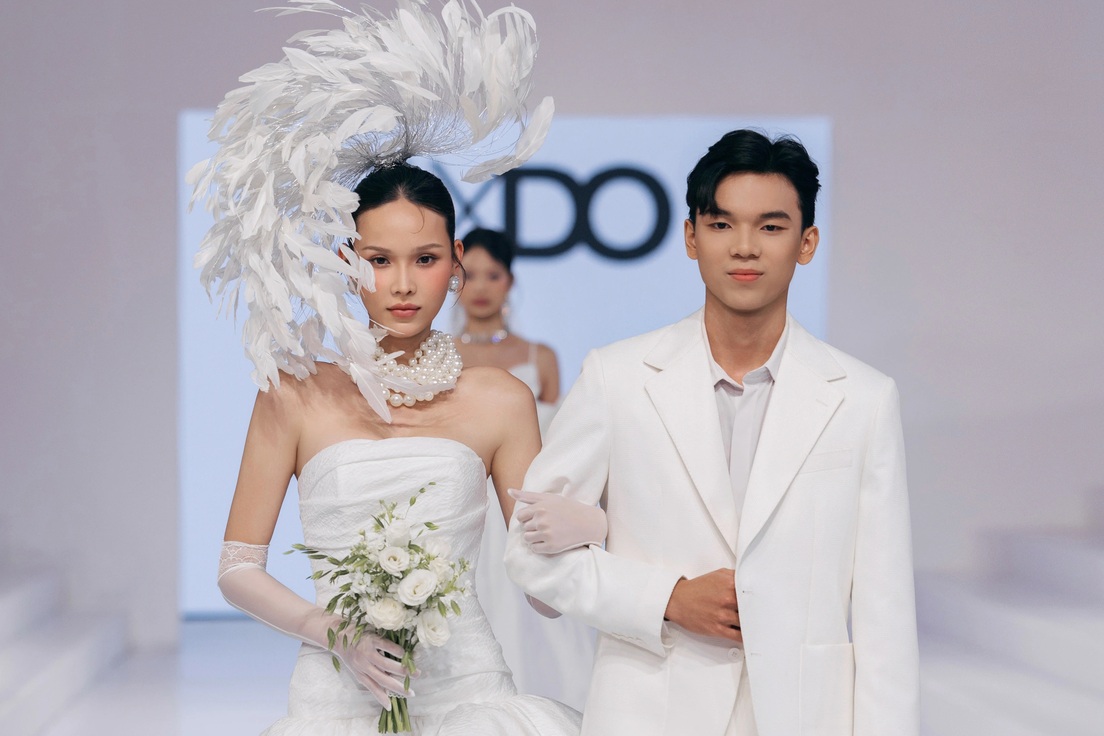 Võ Hoàng Yến tái xuất sàn diễn, hóa cô dâu kiêu sa