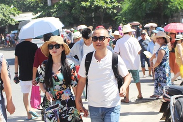 Khánh Hòa “đau đầu” vì quá nhiều lao động du lịch có trình độ đại học