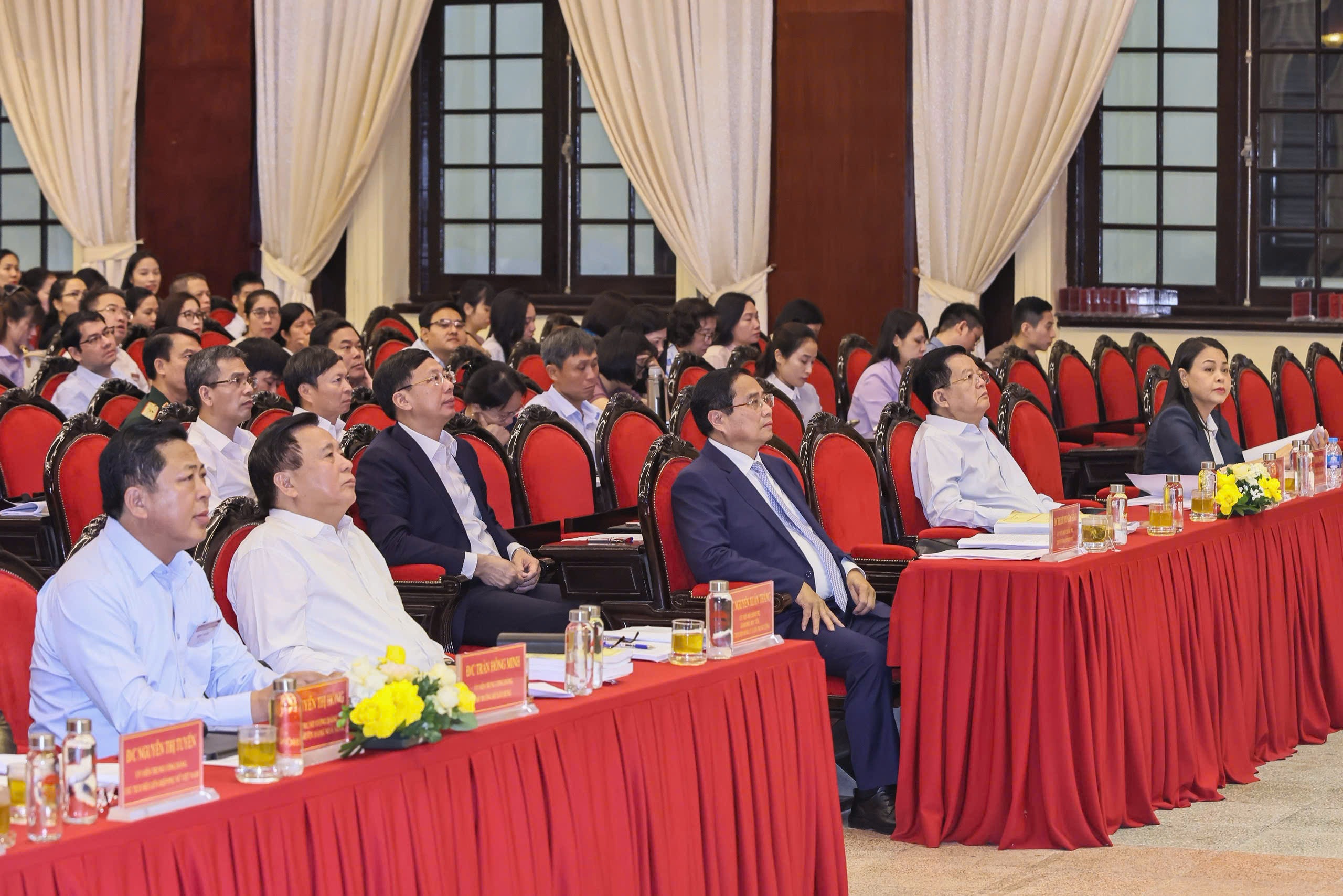 Bộ trưởng Nội vụ: Mỗi cấp chính quyền đều là trung tâm kiến tạo phát triển - 2 Bộ trưởng Nội vụ: Mỗi cấp chính quyền đều là trung tâm kiến tạo phát triển - 2