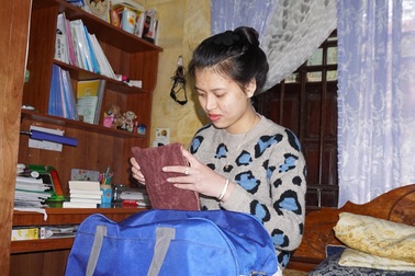 Nữ tân binh gác tình riêng lên đường nhập ngũ