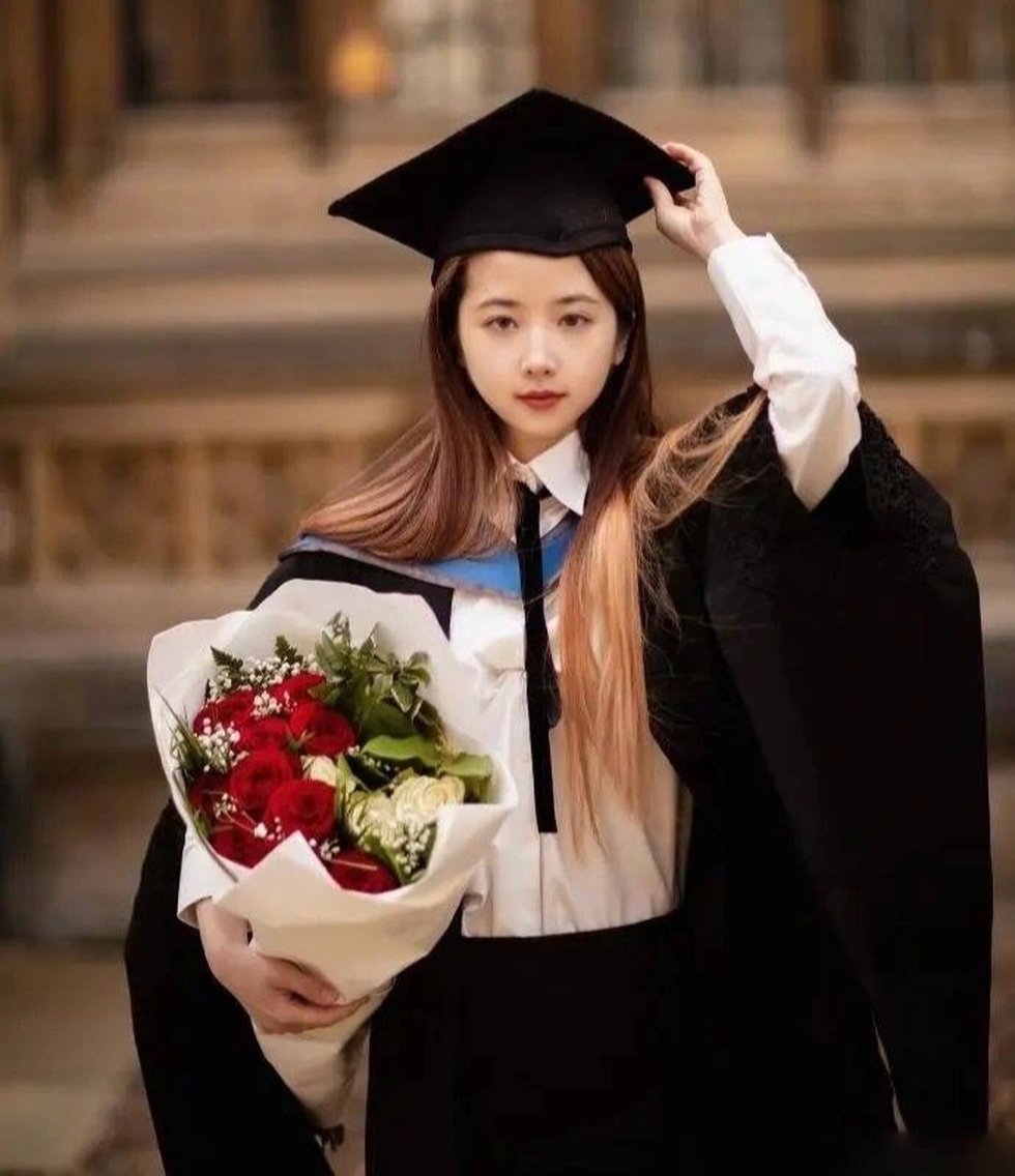 Sự nghiệp thăng hoa của nữ tiến sĩ toán từng bị chỉ trích chỉ vì... quá đẹp - 3 Sự nghiệp thăng hoa của nữ tiến sĩ toán từng bị chỉ trích chỉ vì... quá đẹp - 3