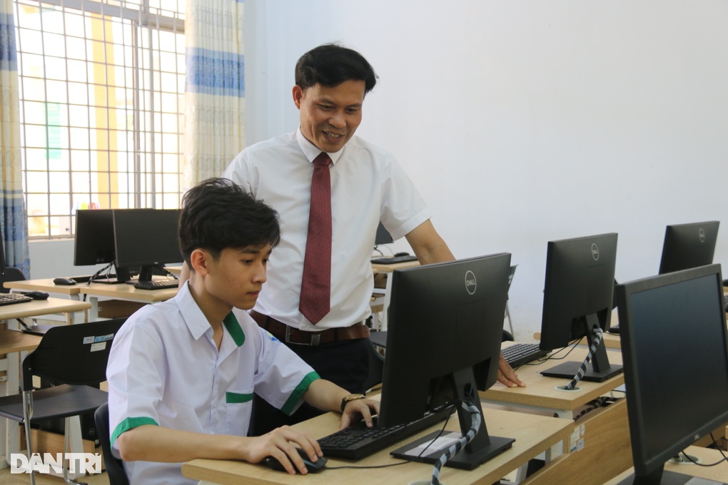 Học sinh giỏi quốc gia ở Đắk Nông được tạo điều kiện ôn luyện tốt nhất - 1 Học sinh giỏi quốc gia ở Đắk Nông được tạo điều kiện ôn luyện tốt nhất - 1