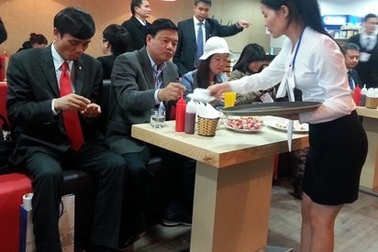 Định giá để chống độc quyền, nâng giá dịch vụ tại sân bay