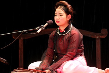 Ca nương 11 tuổi gây ấn tượng tại Liên hoan ca trù toàn quốc