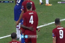 Hài hước với cảnh Kante ngăn cản “người khổng lồ” Van Dijk