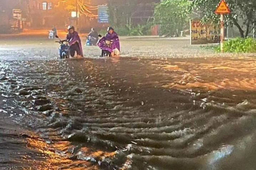 Thái Nguyên mưa lớn, nhiều nơi ngập sâu - 2 Thái Nguyên mưa lớn, nhiều nơi ngập sâu - 2