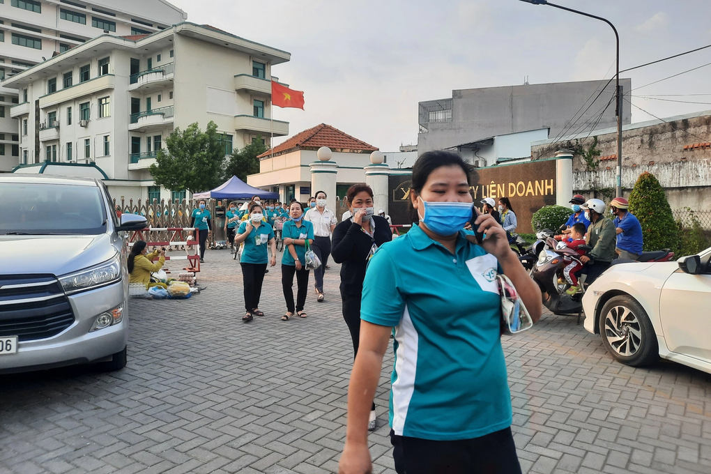 1.200 công nhân bị sa thải trước Tết: Phía trước như vực thẳm! - 3 1.200 công nhân bị sa thải trước Tết: Phía trước như vực thẳm! - 3