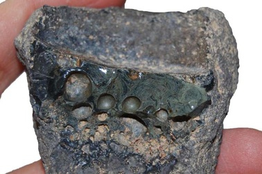 Tìm thấy bằng chứng gây sốc về lịch sử ra đời của thép không gỉ