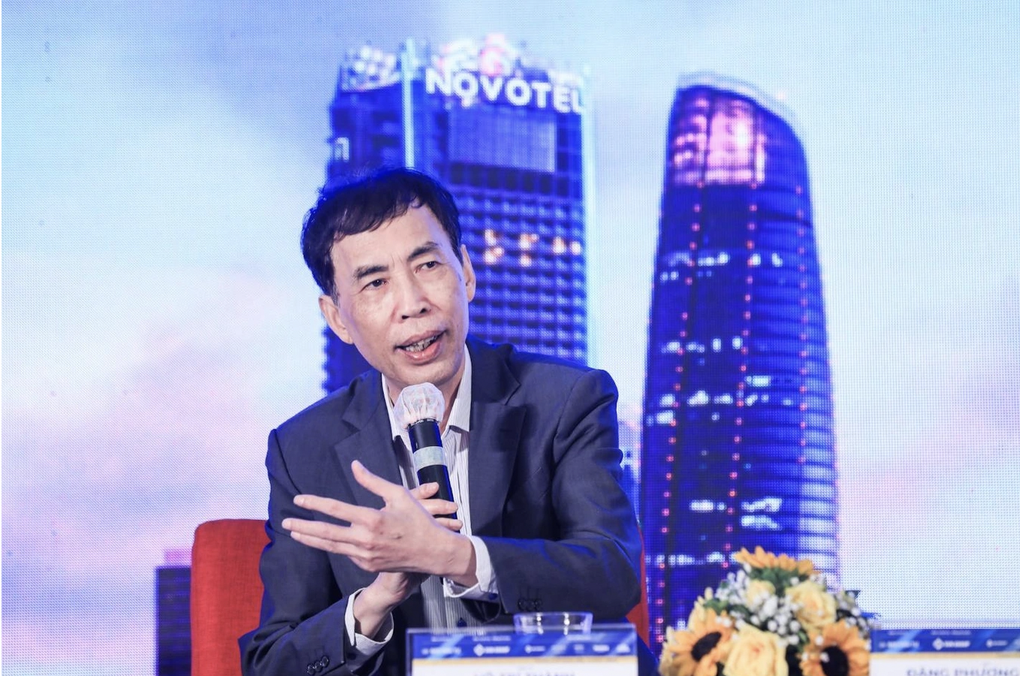 Dàn diễn giả tại Hội thảo về tín dụng do báo Dân trí tổ chức ngày 17/11 - 2 Dàn diễn giả tại Hội thảo về tín dụng do báo Dân trí tổ chức ngày 17/11 - 2