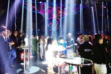 Ẩu đả trong quán bar, 3 người nước ngoài bị đâm thương tích