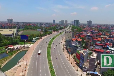 Nhà "mỏng đến khó tin" xuất hiện nhiều trên đường nghìn tỷ ở Hà Nội