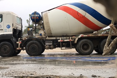 Trạm bê tông không phép ngang nhiên hoạt động, chính quyền cũng bất ngờ!