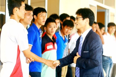 Hé lộ trợ lý đầu tiên của HLV Park Hang Seo