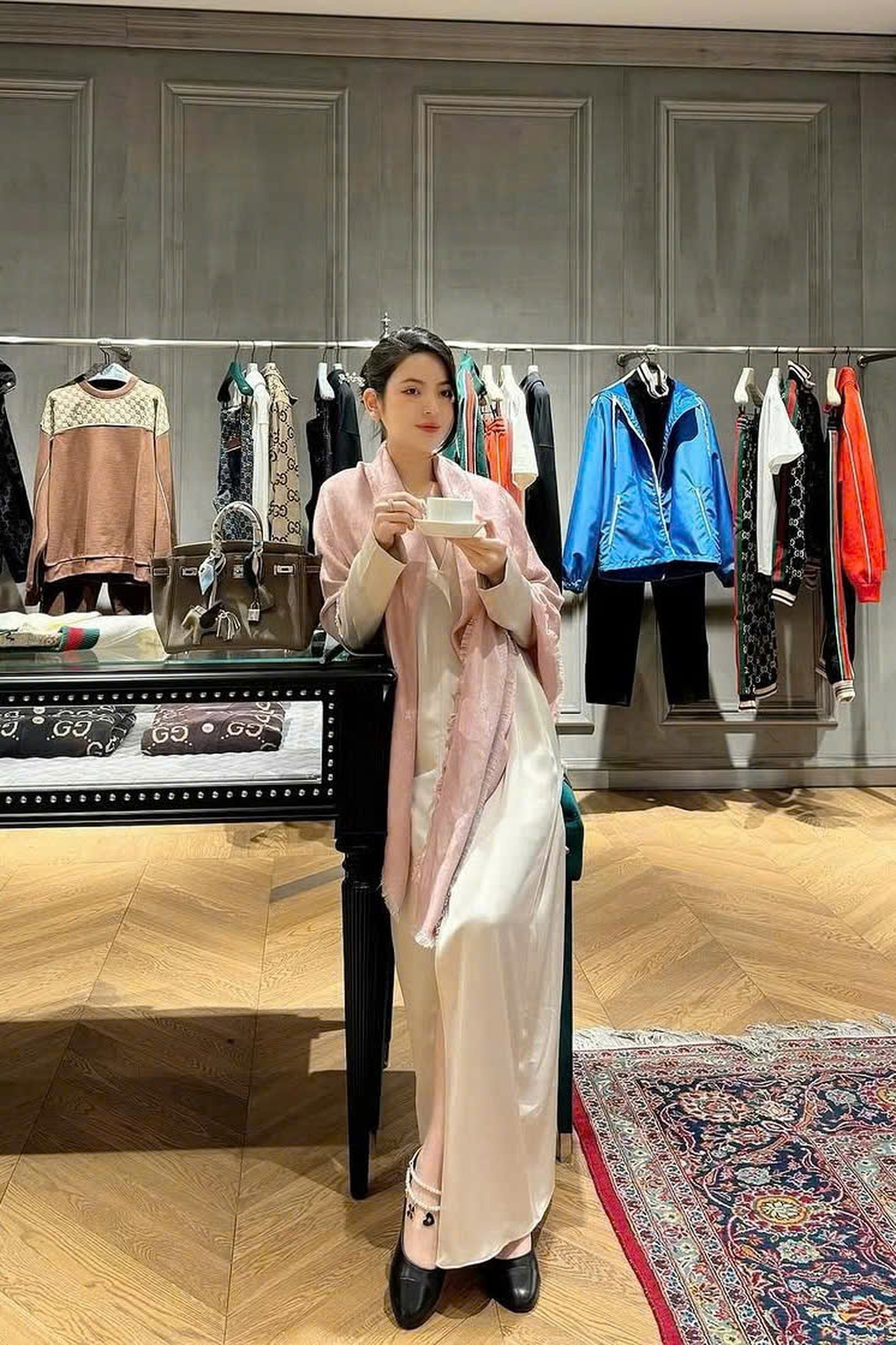 Vợ cầu thủ Quang Hải sở hữu loạt túi hàng hiệu Hermès, Dior đắt giá - 6 Vợ cầu thủ Quang Hải sở hữu loạt túi hàng hiệu Hermès, Dior đắt giá - 6