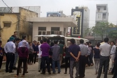 Một người chết bất thường trong nhà khách