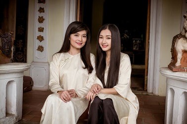 BTV Diệp Anh làm người mẫu cùng “nàng thơ xứ Huế”