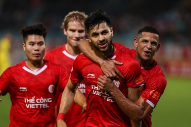 Thắng đậm CLB Công an TPHCM, Thể Công Viettel giành ngôi đầu V-League