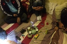 Đang say sưa “đập đá”, bất ngờ bị công an bắt giữ