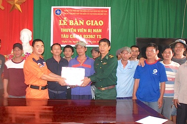 Cứu thành công 18 thuyền viên gặp nạn trên biển