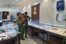Công an truy bắt đối tượng mặc áo Grab cướp tiệm vàng ở Đà Nẵng