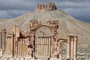 Không quân Nga ném bom "sào huyệt" IS tại thành cổ Palmyra