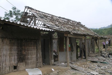 Giận bố, tự vẫn bằng thuốc nổ