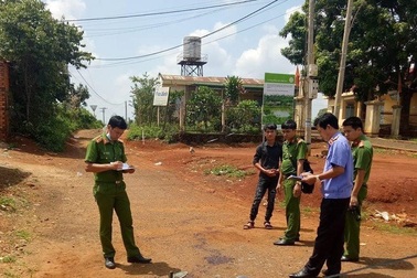 Xảy ra mâu thuẫn, chồng chém vợ tử vong rồi bỏ trốn