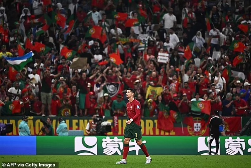 Cristiano Ronaldo dọa chia tay đội tuyển Bồ Đào Nha - 3 Cristiano Ronaldo dọa chia tay đội tuyển Bồ Đào Nha - 3