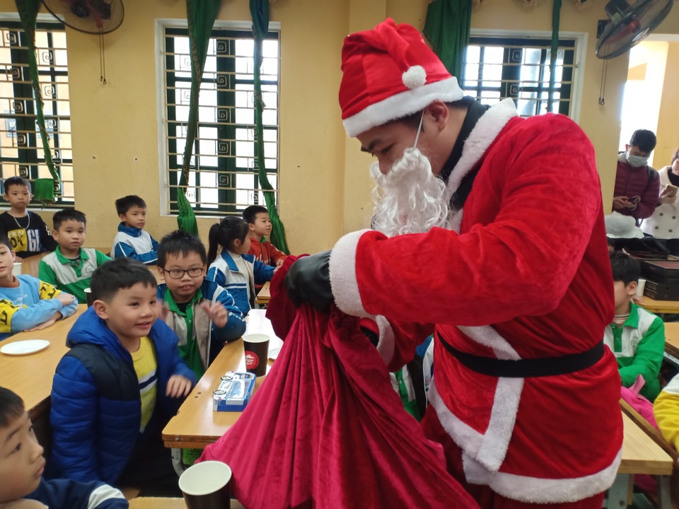 Thu tiền triệu nhờ… đóng vai ông già Noel - 1 Thu tiền triệu nhờ… đóng vai ông già Noel - 1