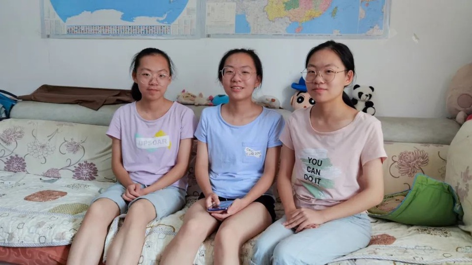 Trung Quốc: Chị em sinh ba trúng tuyển cùng trường đại học - 1 Trung Quốc: Chị em sinh ba trúng tuyển cùng trường đại học - 1