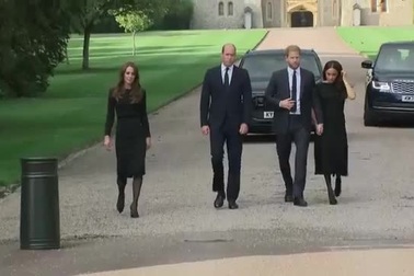 Bộ tứ Wiliiam-Kate và Harry-Meghan cùng xuất hiện trước công chúng