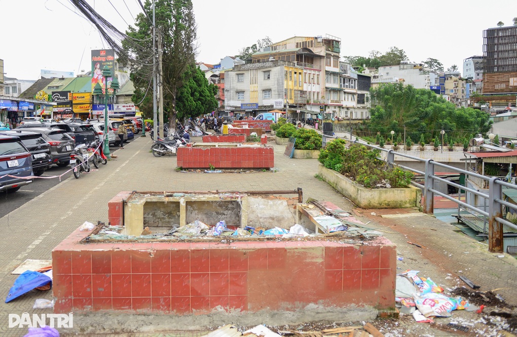 Tháo dỡ 7 ki-ốt ở vị trí “vàng” gần chợ Đà Lạt - 2