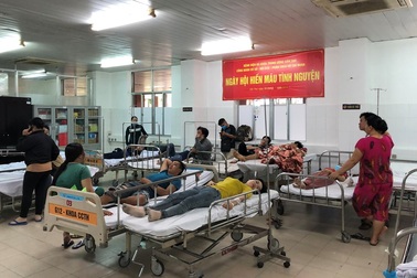 Cần Thơ: 60 công nhân phải nhập viện nghi do hít phải khí gas