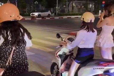 Cô gái gây tranh cãi vì đứng giữa đường quay video TikTok