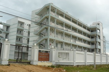 Hai ký túc xá hơn trăm tỷ đồng thành “vườn không nhà trống”