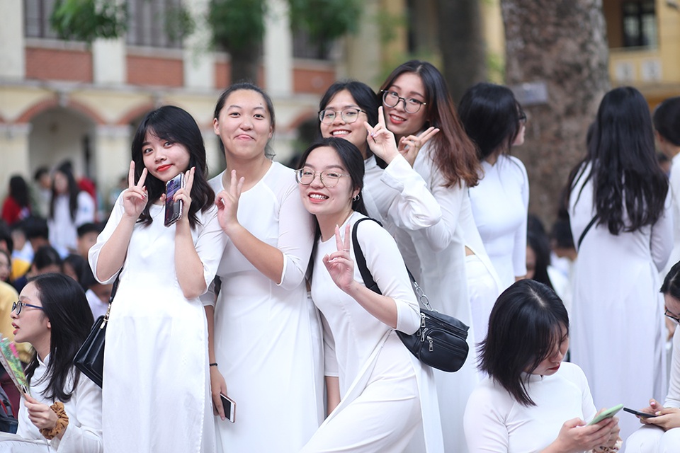Trai xinh gái đẹp hội tụ tại buổi bế giảng THPT Phan Đình Phùng - 9 Trai xinh gái đẹp hội tụ tại buổi bế giảng THPT Phan Đình Phùng - 9