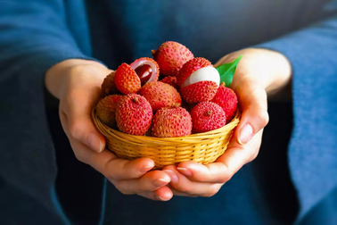 Tranh cãi nảy lửa mẹ bầu không được ăn vải: Giải đáp từ chuyên gia