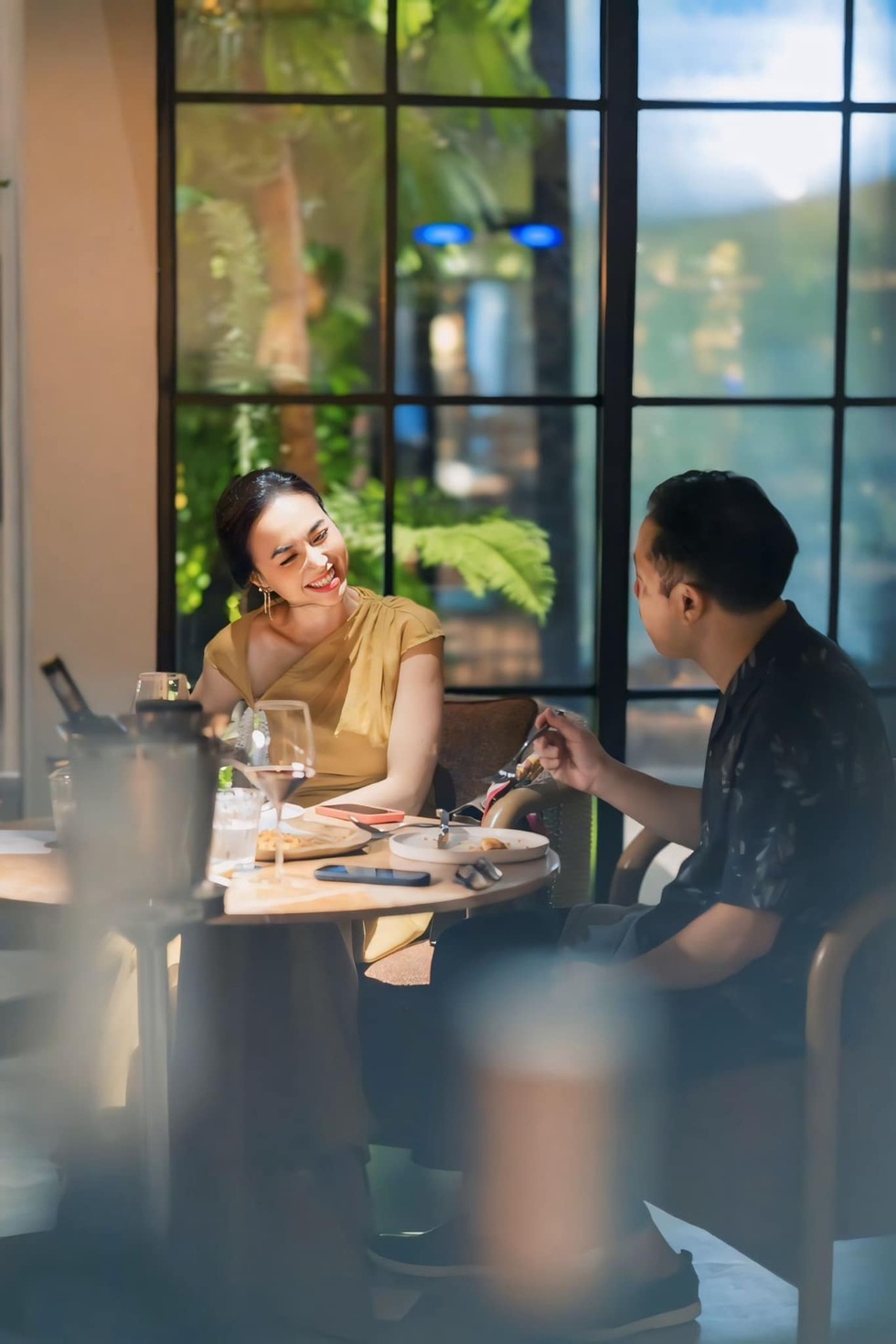 Đinh Ngọc Diệp kể 3 lần Victor Vũ vượt cửa tử, cảm thông nếu chồng say nắng - 3