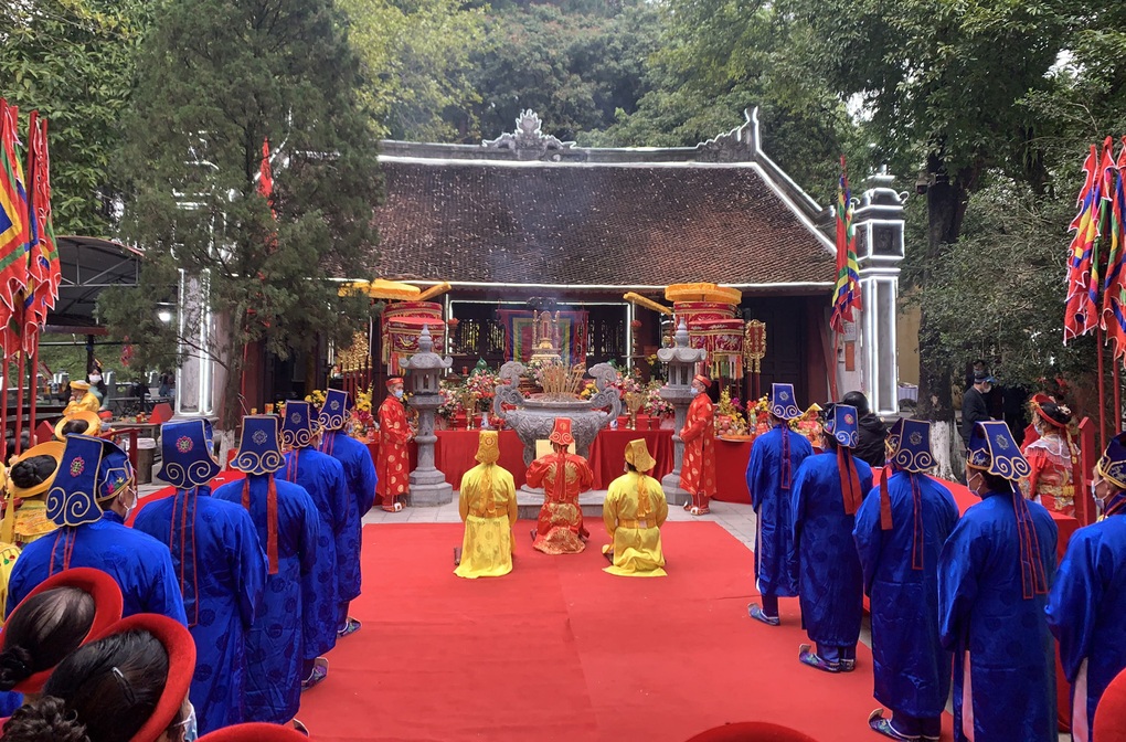 NSND Quốc Anh, Thu Huyền biểu diễn trong Lễ hội đền Thượng - 1 NSND Quốc Anh, Thu Huyền biểu diễn trong Lễ hội đền Thượng - 1