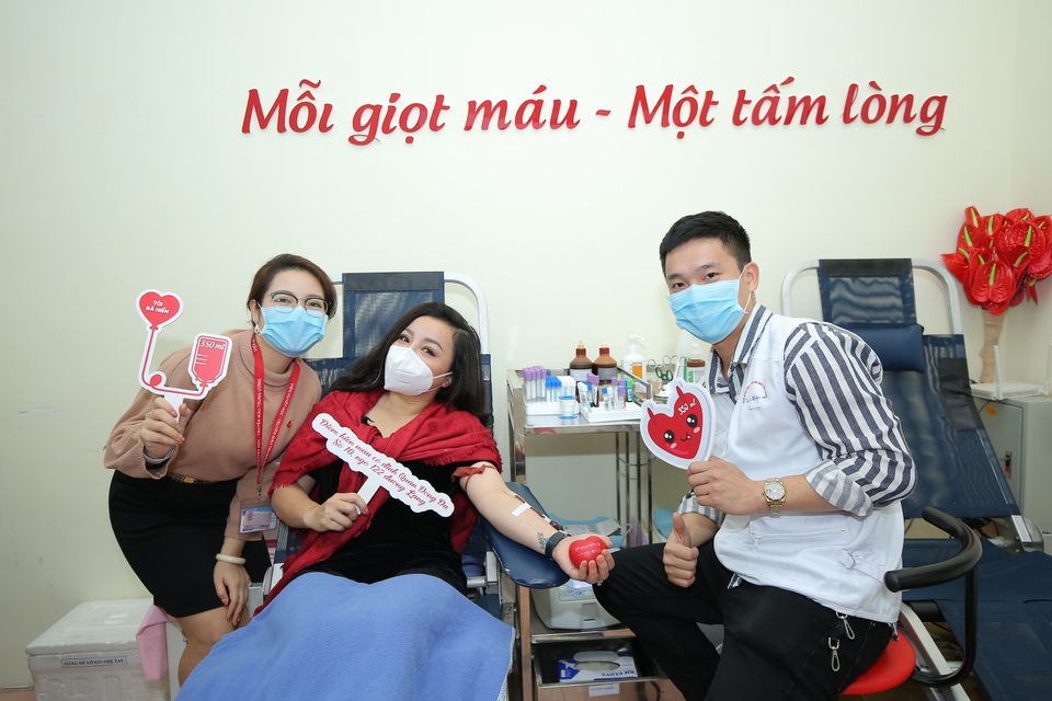 NSƯT Tố Nga kêu gọi hiến máu tình nguyện giữa dịch virus corona - 5 NSƯT Tố Nga kêu gọi hiến máu tình nguyện giữa dịch virus corona - 5