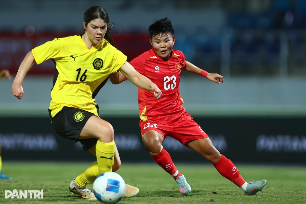 Tuyển nữ Việt Nam đại thắng 7-0 trước Malaysia - 1