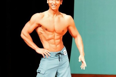 Kinh ngạc với màn giả gái xinh tựa hot girl của vận động viên điển trai Nhật Bản