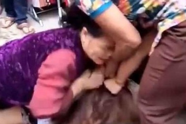 “Sởn da gà” với những màn đánh ghen kinh hoàng nhất năm 2017