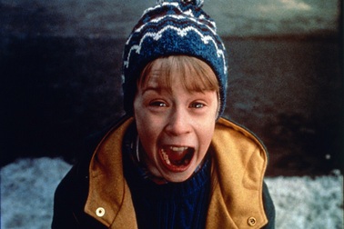 Tại sao cậu bé trong “Ở nhà một mình” bị… ở nhà một mình?