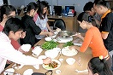 Chị em công sở rộ mốt “nấu ăn ngon, chụp hình đẹp”