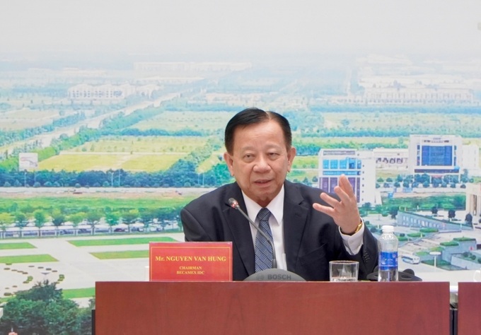 Ông Nguyễn Văn Hùng - Chủ tịch HĐQT Tổng công ty Becamex IDC phát biểu tại hội thảo.