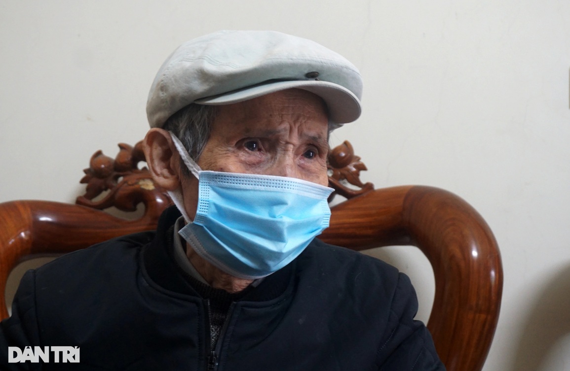 Cụ ông hơn 90 tuổi dành cả trăm triệu đồng lương hưu ủng hộ chống Covid-19 - 4 Cụ ông hơn 90 tuổi dành cả trăm triệu đồng lương hưu ủng hộ chống Covid-19 - 4