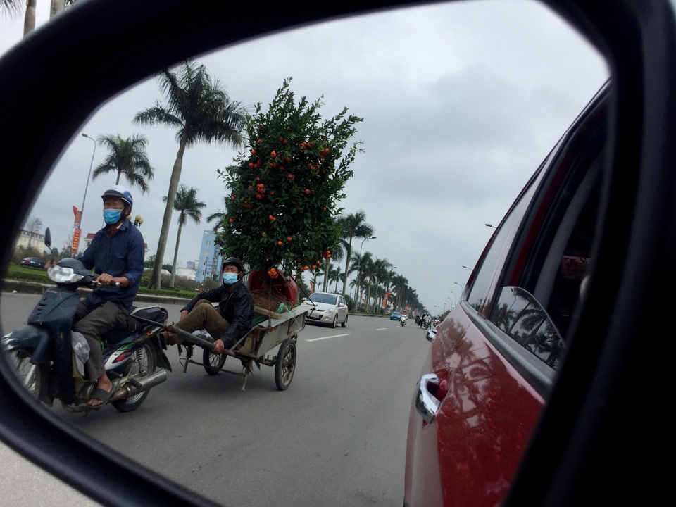 Hối hả chở Xuân về nhà ngày 30 Tết - 9 Hối hả chở Xuân về nhà ngày 30 Tết - 9