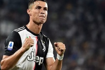 C.Ronaldo thông báo với các đồng đội sẽ chia tay Juventus