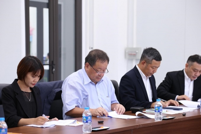 Ông Shishido Kenichi (thứ 2 từ trái sang) – Phó chủ tịch Hiệp hội Hỗ trợ lao động nước ngoài tại Nhật Bản (JP-MIRAI) kiêm Cố vấn cấp cao của Chủ tịch Cơ quan Hợp tác Quốc tế Nhật Bản (JICA).
